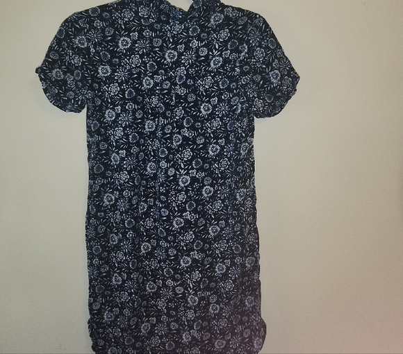 1. State Navy Floral Top - Picture 2 of 4